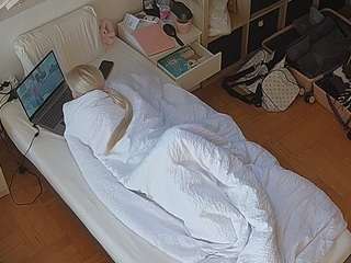 voyeurcam-julmodels-bed-7