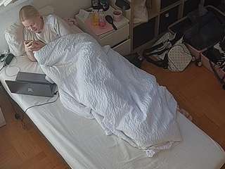 voyeurcam-julmodels-bed-7 webcam