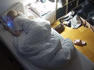 voyeurcam-julmodels-bed-7