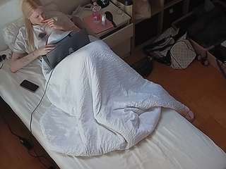 voyeurcam-julmodels-bed-7