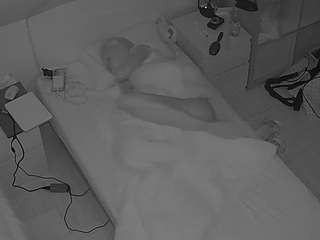 voyeurcam-julmodels-bed-7