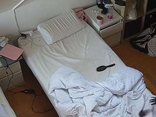 voyeurcam-julmodels-bed-7