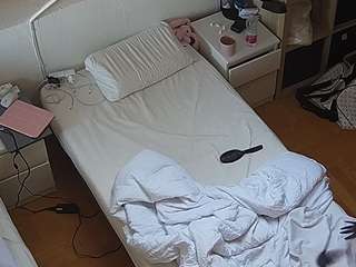 voyeurcam-julmodels-bed-7