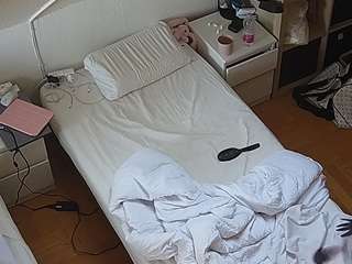 voyeurcam-julmodels-bed-7