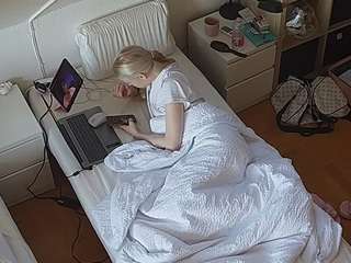 voyeurcam-julmodels-bed-7