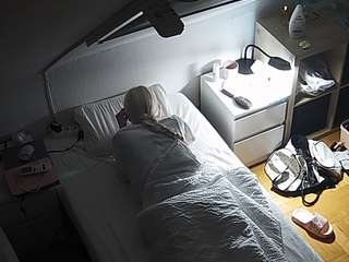voyeurcam-julmodels-bed-7
