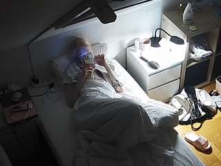 voyeurcam-julmodels-bed-7