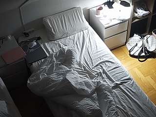 voyeurcam-julmodels-bed-7