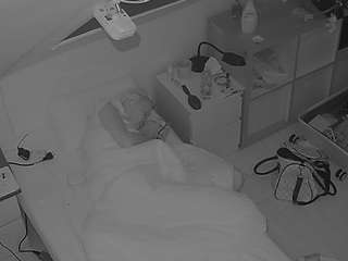 voyeurcam-julmodels-bed-7