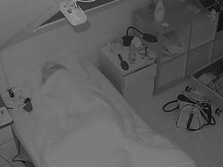 voyeurcam-julmodels-bed-7