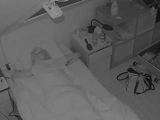 voyeurcam-julmodels-bed-7