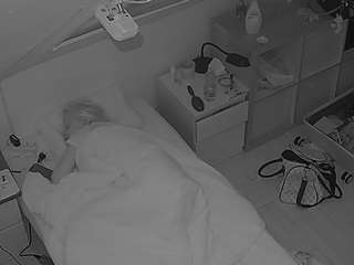 voyeurcam-julmodels-bed-7 camsoda