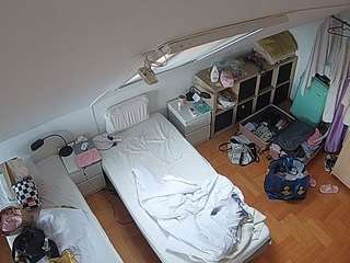 voyeurcam-julmodels-bed-7 Live Webcam on CamSoda