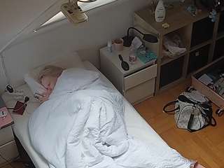 voyeurcam-julmodels-bed-7 camsoda