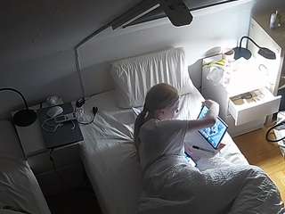 voyeurcam-julmodels-bed-7