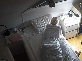 voyeurcam-julmodels-bed-7
