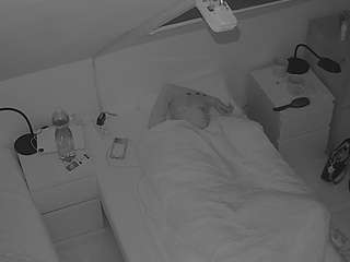 voyeurcam-julmodels-bed-7