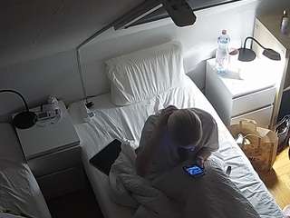 voyeurcam-julmodels-bed-7