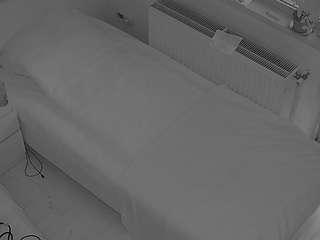 voyeurcam-julmodels-bed-7