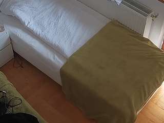 voyeurcam-julmodels-bed-7