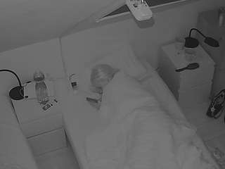 voyeurcam-julmodels-bed-7
