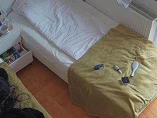 voyeurcam-julmodels-bed-7