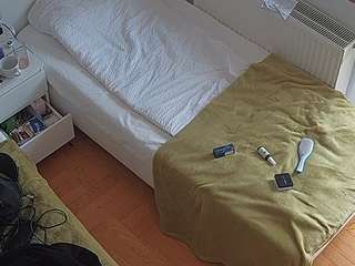 voyeurcam-julmodels-bed-7