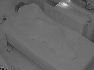 voyeurcam-julmodels-bed-7