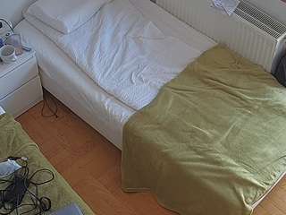 voyeurcam-julmodels-bed-7
