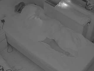 voyeurcam-julmodels-bed-7