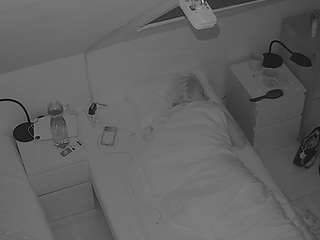 voyeurcam-julmodels-bed-7