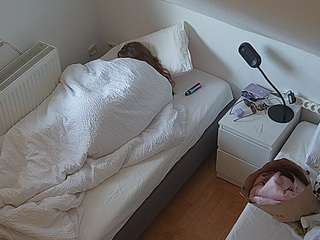 voyeurcam-julmodels-bed-7 camsoda