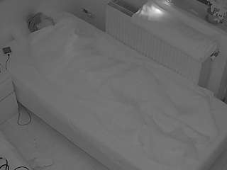 voyeurcam-julmodels-bed-7