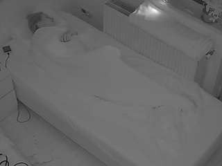 voyeurcam-julmodels-bed-7