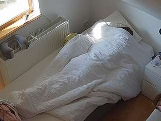 voyeurcam-julmodels-bed-7