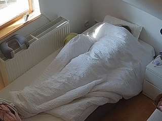voyeurcam-julmodels-bed-7