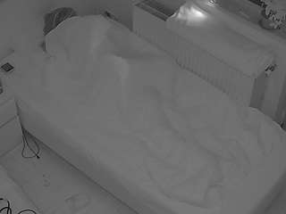 voyeurcam-julmodels-bed-7