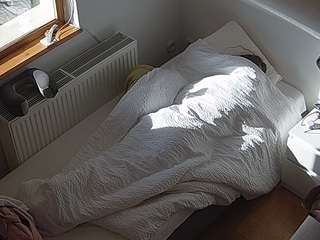 voyeurcam-julmodels-bed-7