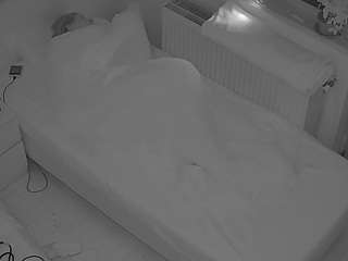 voyeurcam-julmodels-bed-7