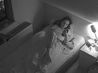 voyeurcam-julmodels-bed-7