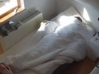 voyeurcam-julmodels-bed-7 camsoda