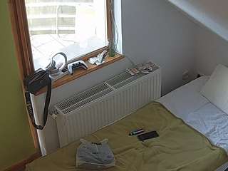 voyeurcam-julmodels-bed-7