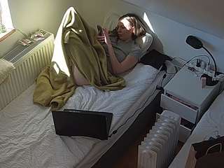 voyeurcam-julmodels-bed-7