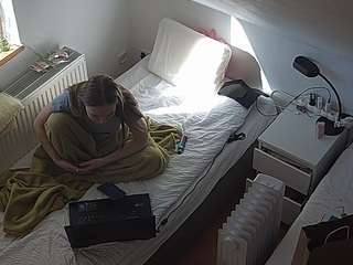 voyeurcam-julmodels-bed-7