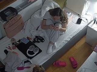 voyeurcam-julmodels-bed-7