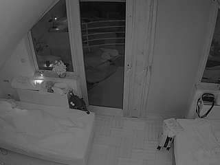 voyeurcam-julmodels-bed-7