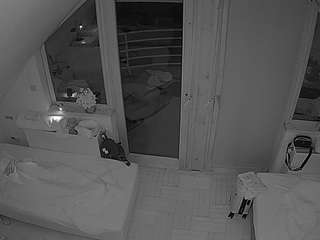 voyeurcam-julmodels-bed-7
