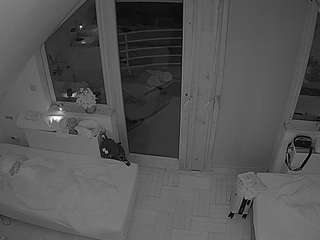 voyeurcam-julmodels-bed-7