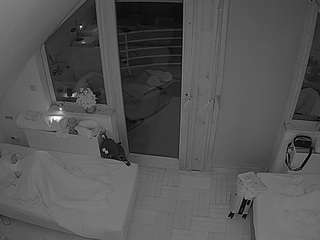 voyeurcam-julmodels-bed-7