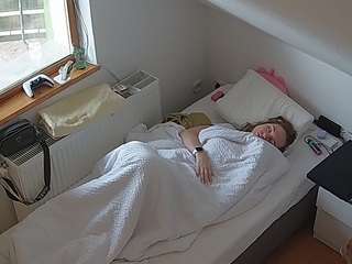 voyeurcam-julmodels-bed-7